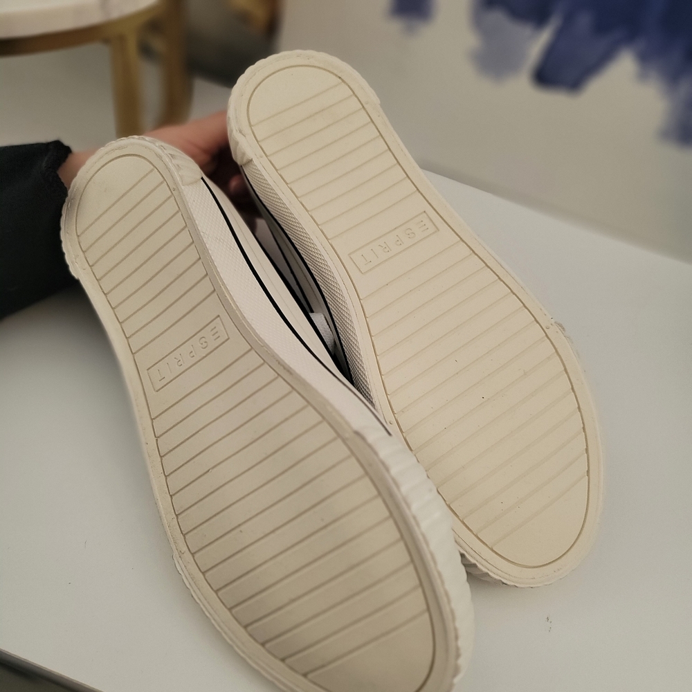 Esprit NWOT Black Canvas Cream Rubber Sneakers Women Size 9 - Picture 5 of 11